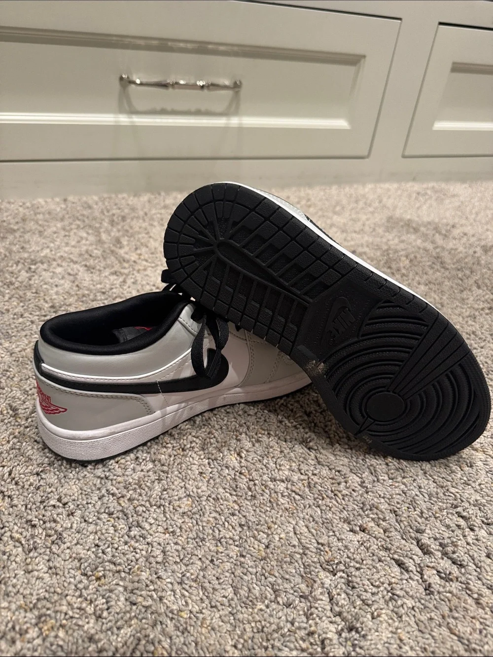 Jordan Low-Top Sneakers in Light Gray, White and Black